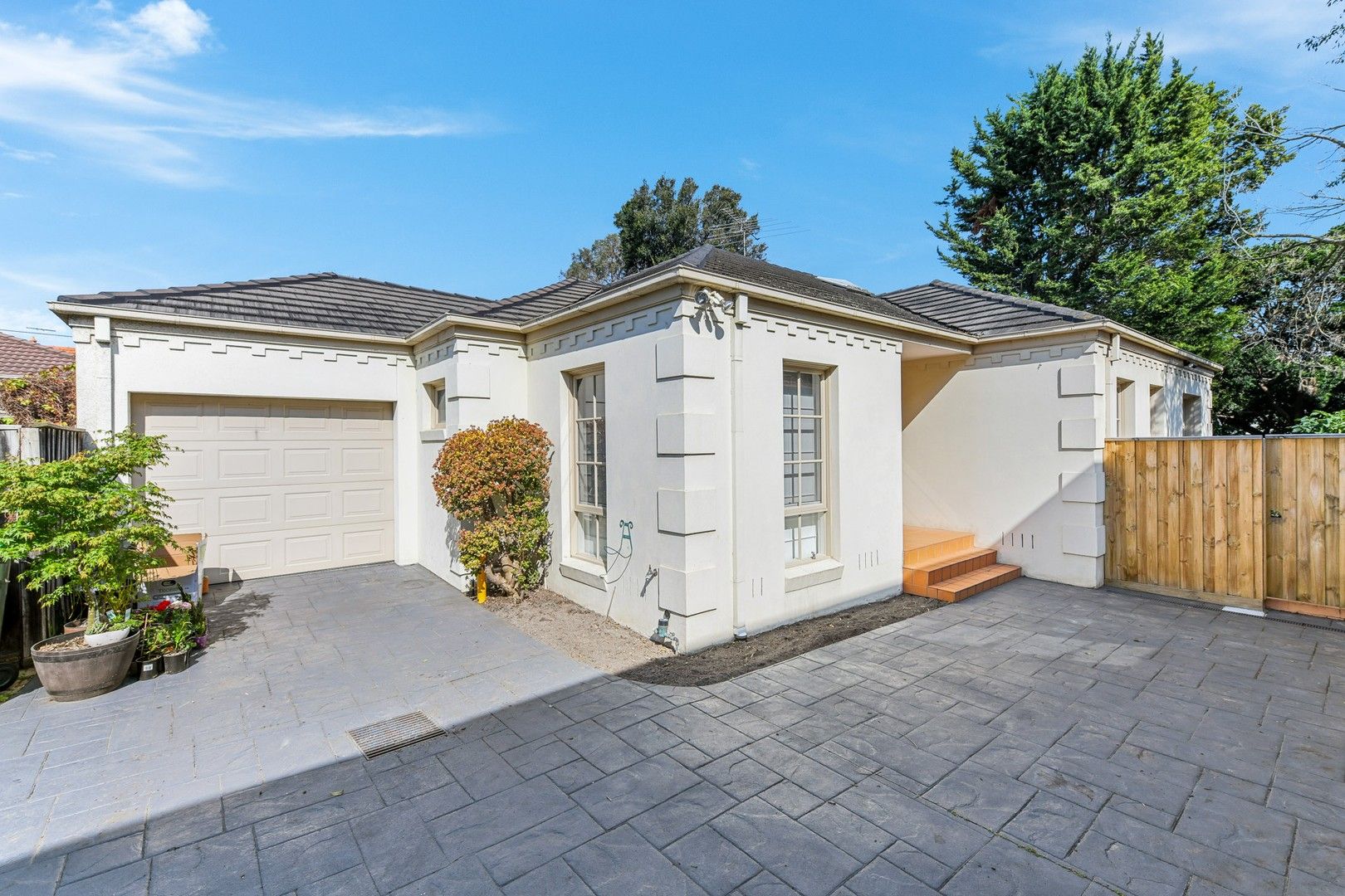 3 bedrooms Apartment / Unit / Flat in 11a Bethell Street ORMOND VIC, 3204