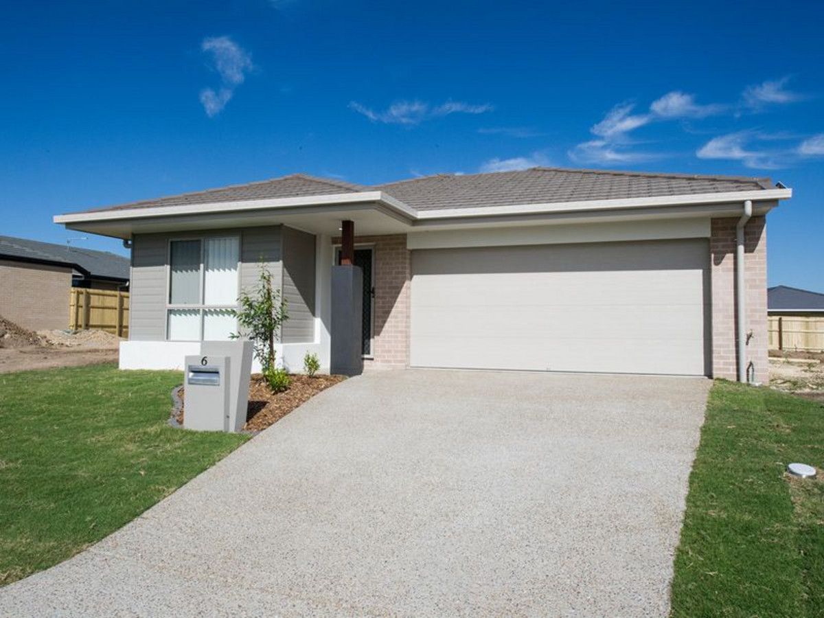 4 bedrooms House in 6 Rockford Street PIMPAMA QLD, 4209