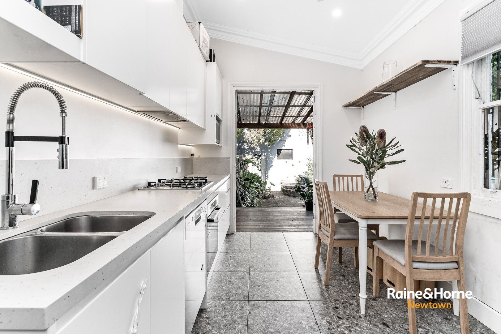 2 bedrooms House in 3 Albert Street ERSKINEVILLE NSW, 2043