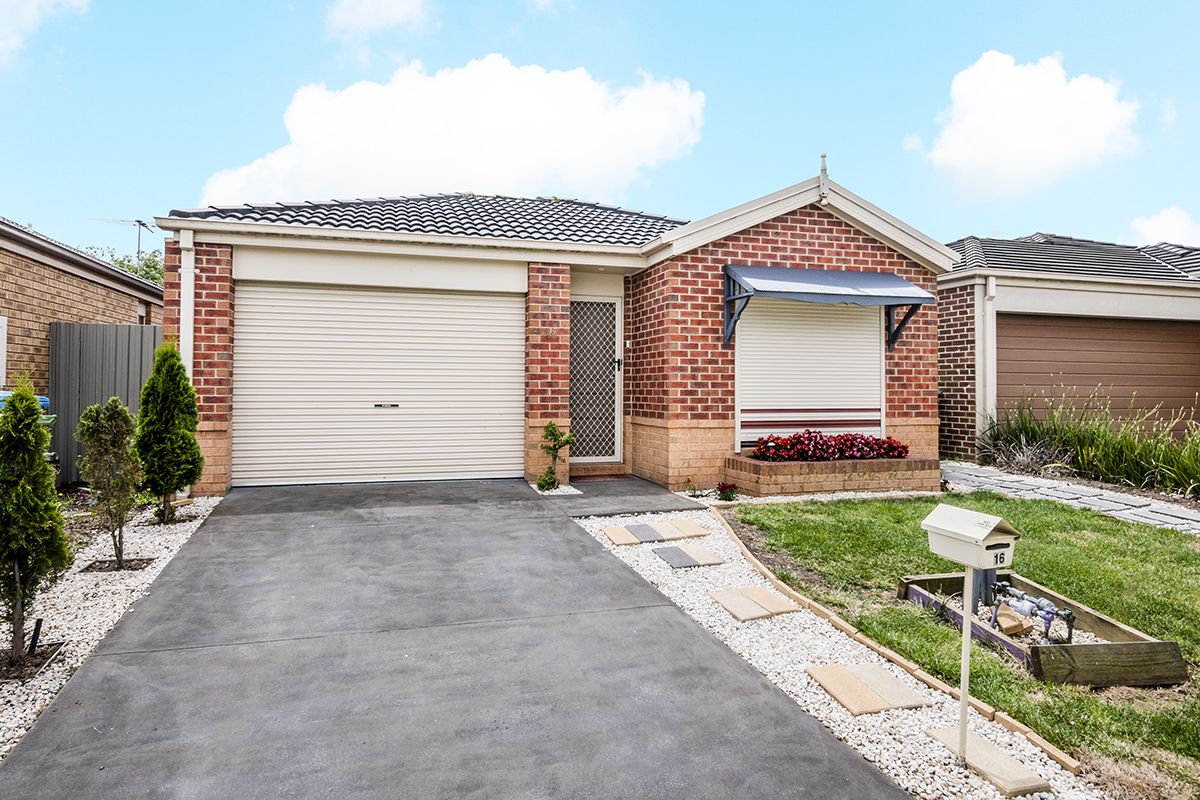 16 Tyndall Street, Cranbourne East Property History & Address