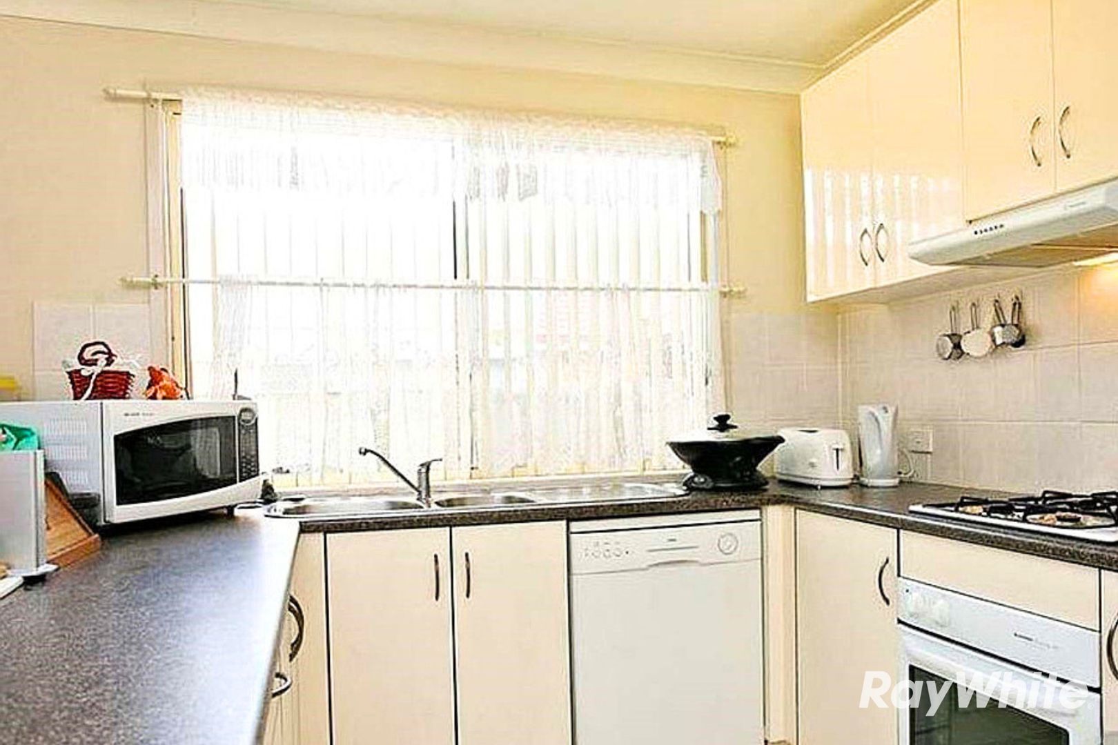 84 Canyon Drive, Stanhope Gardens NSW 2768, Image 2