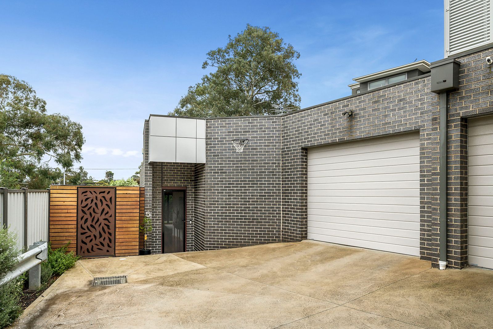 5/37 Hillside Grove, Airport West VIC 3042, Image 2