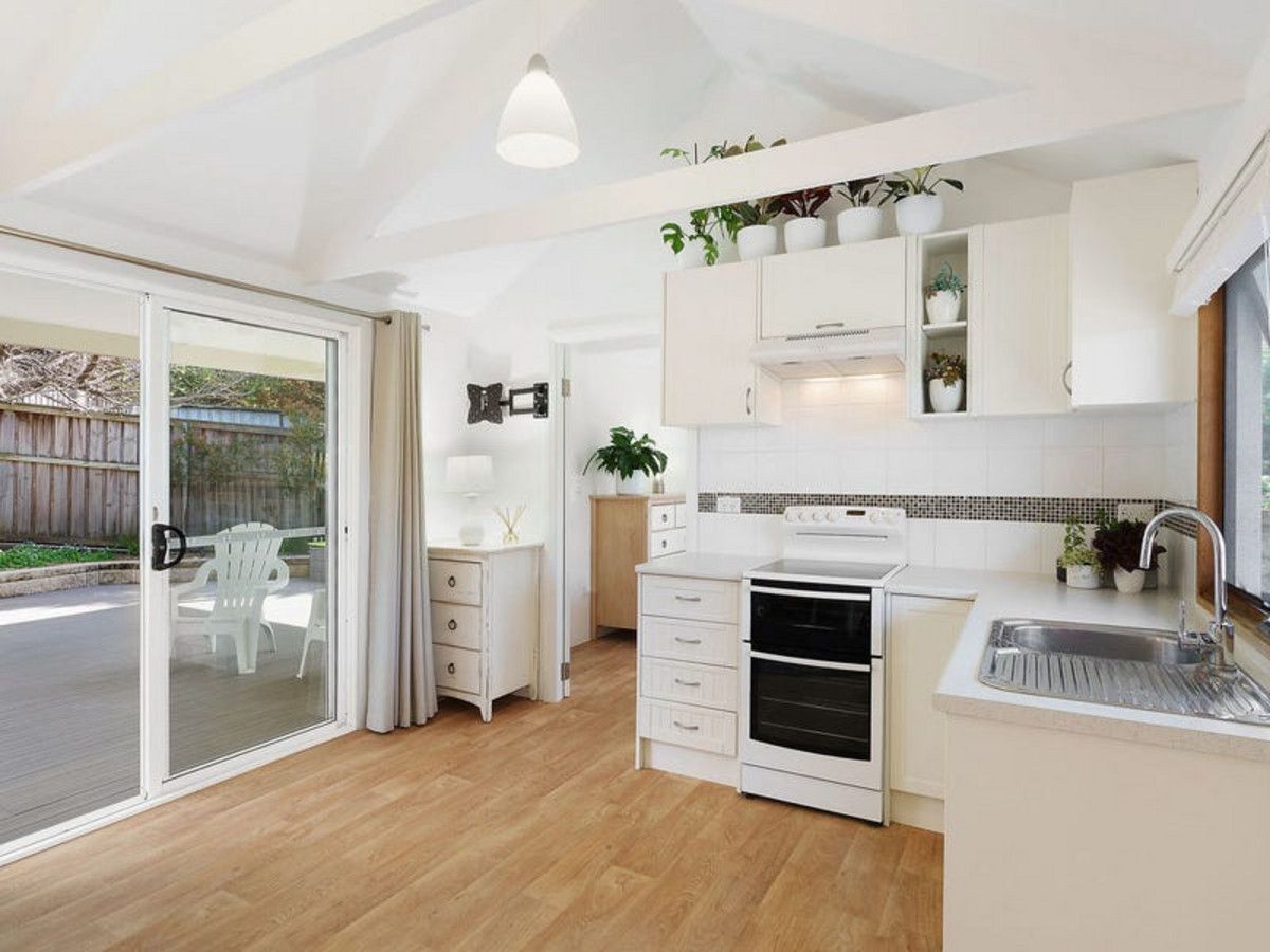 2 bedrooms Apartment / Unit / Flat in 4A Sherry Street MONA VALE NSW, 2103