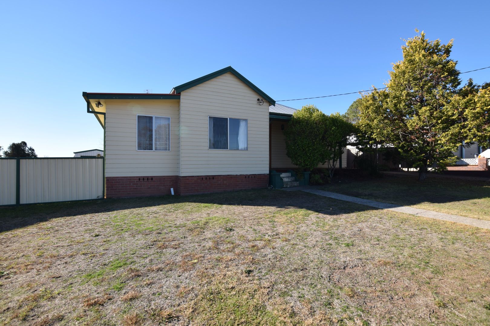 102 Martin Street, Tenterfield NSW 2372