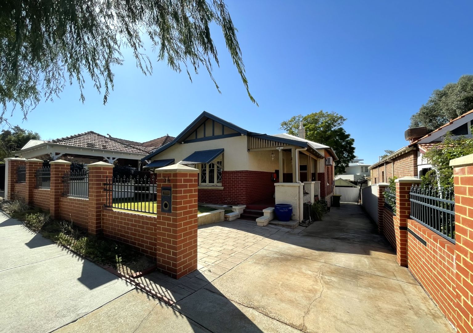 3 bedrooms House in 34 Stanley Street MOUNT LAWLEY WA, 6050
