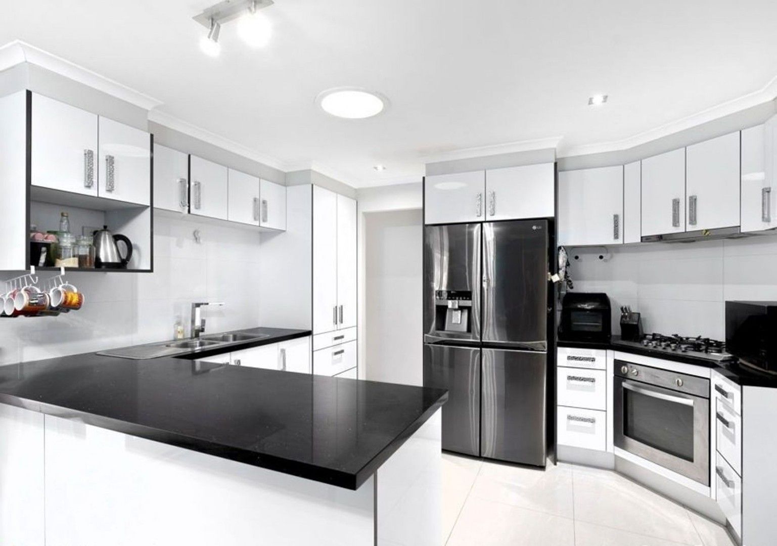 3 bedrooms House in 8 Script Court OXENFORD QLD, 4210
