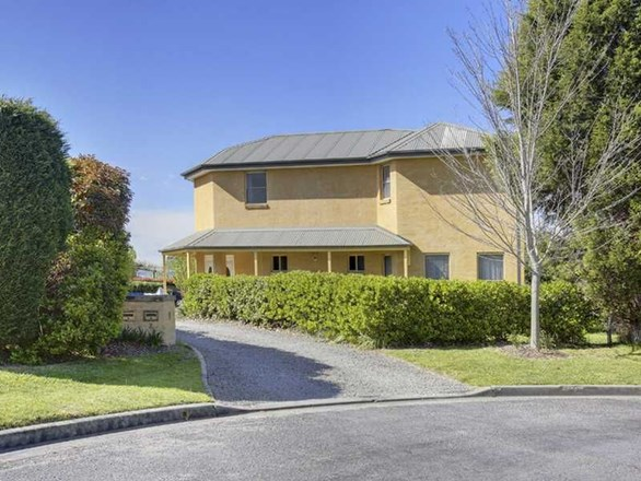 1/8 Chip Chase Court, Bowral NSW 2576