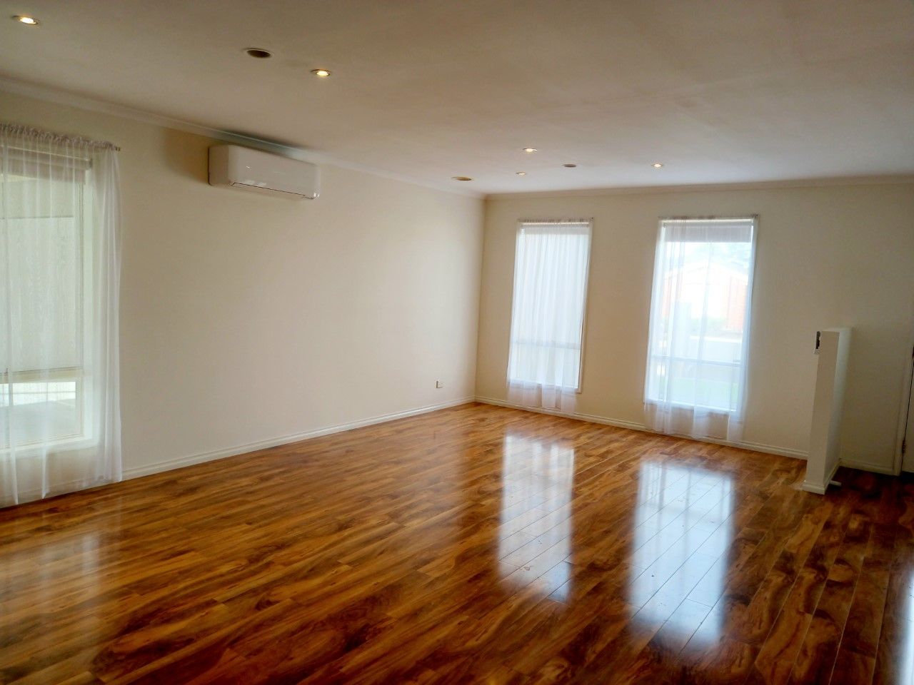 5 Ozzimo Drive, Hillside VIC 3037 House For Rent 550 Domain