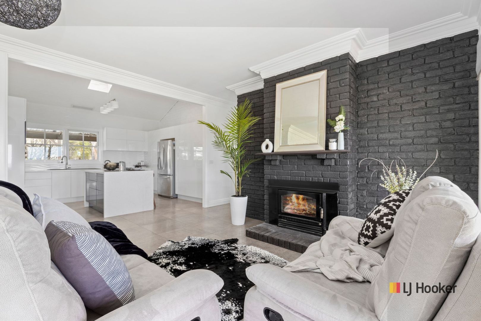 8 Silverdell Place, Surf Beach NSW 2536, Image 2