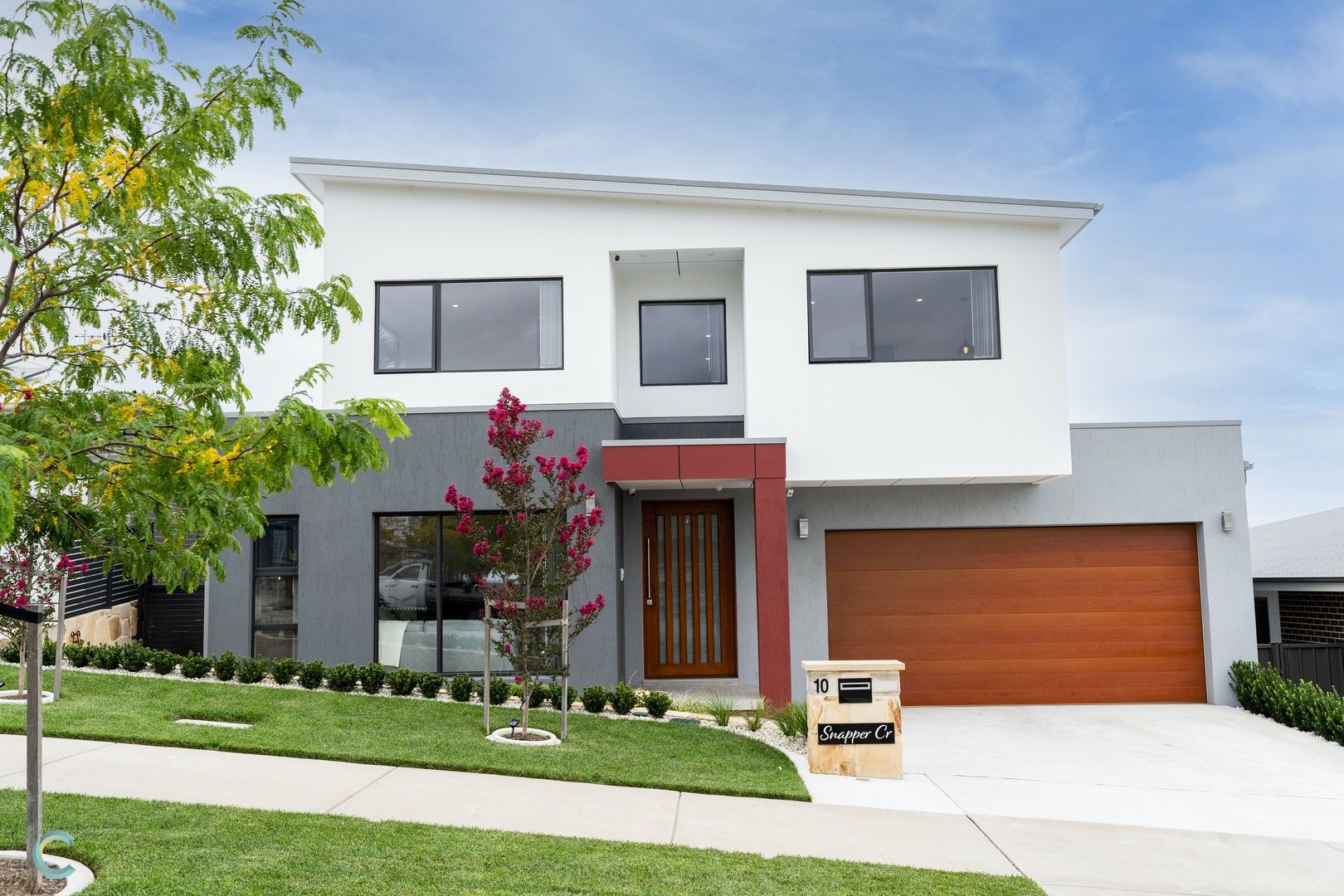 4 bedrooms House in 10 Snapper Crescent THROSBY ACT, 2914