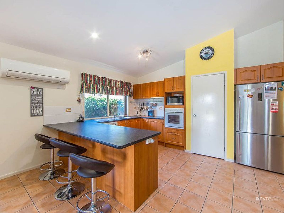 7 Whitfield Crescent, North Lakes QLD 4509, Image 2