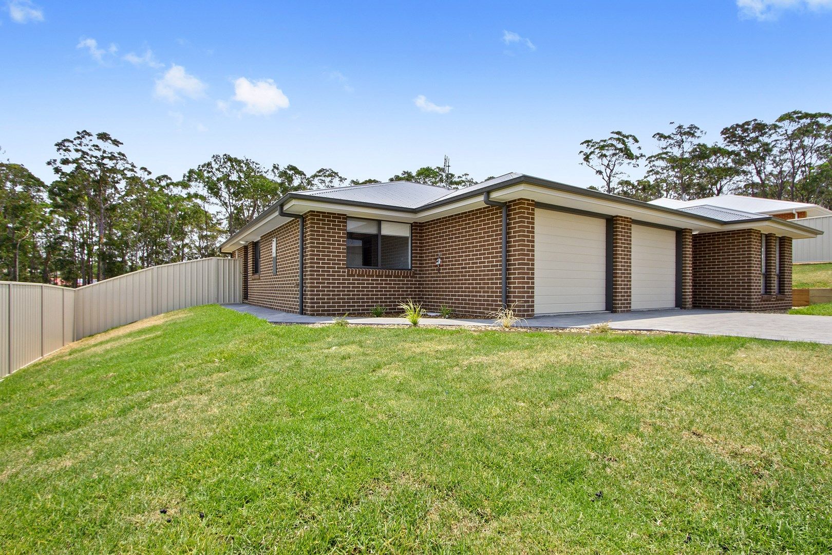 2 bedrooms Duplex in 19A Wagtail Crescent BATEHAVEN NSW, 2536
