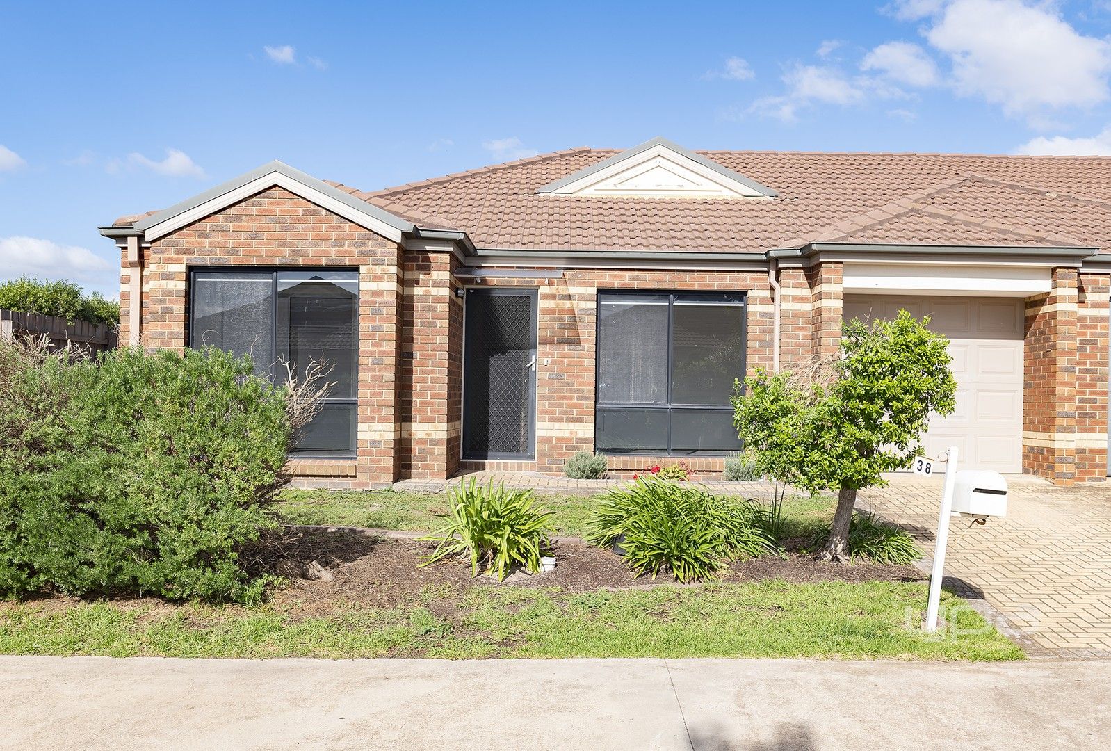 3 bedrooms House in 38 Mathisen Terrace HILLSIDE VIC, 3037