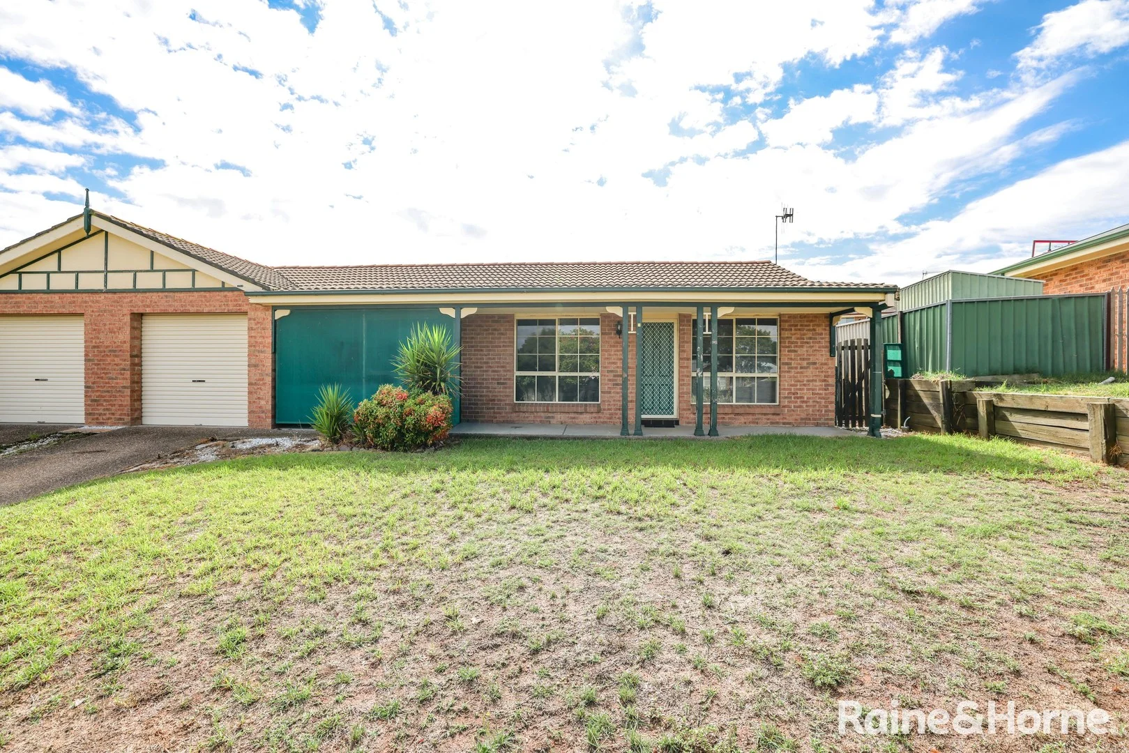Primary image of 2/2 Sundown Drive, Kelso NSW 2795