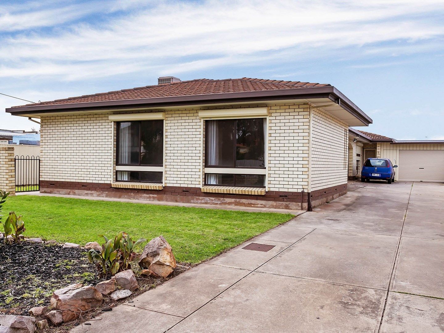 1/215 Tapleys Hill Road, Seaton SA 5023, Image 0