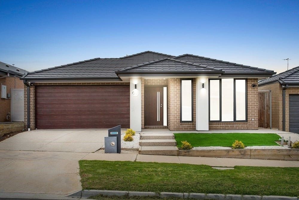 4 bedrooms House in 6 Truffle Circuit MANOR LAKES VIC, 3024