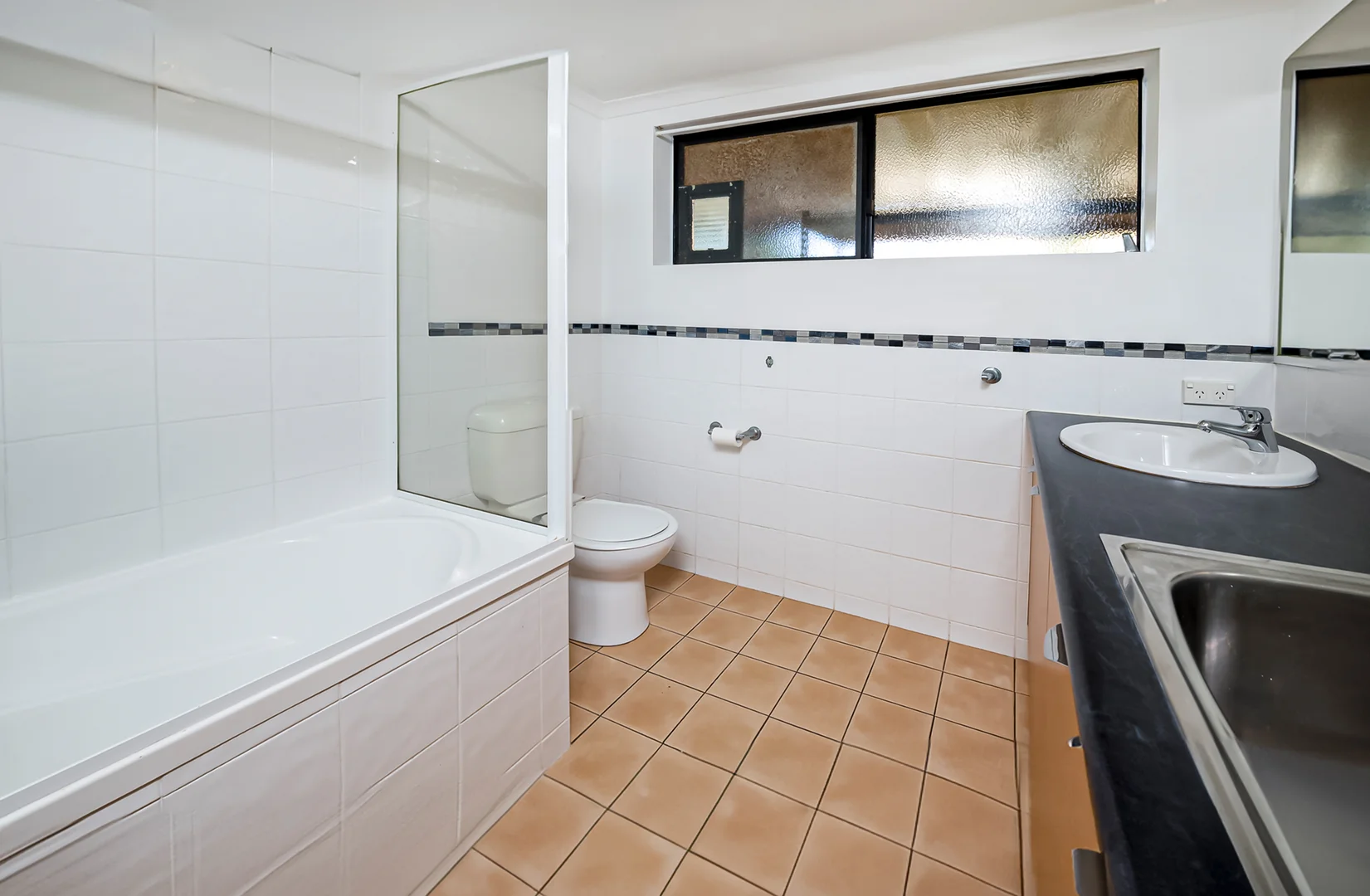 Additional image 9 of 1/10-12 Darrambal Street, Surfers Paradise QLD 4217