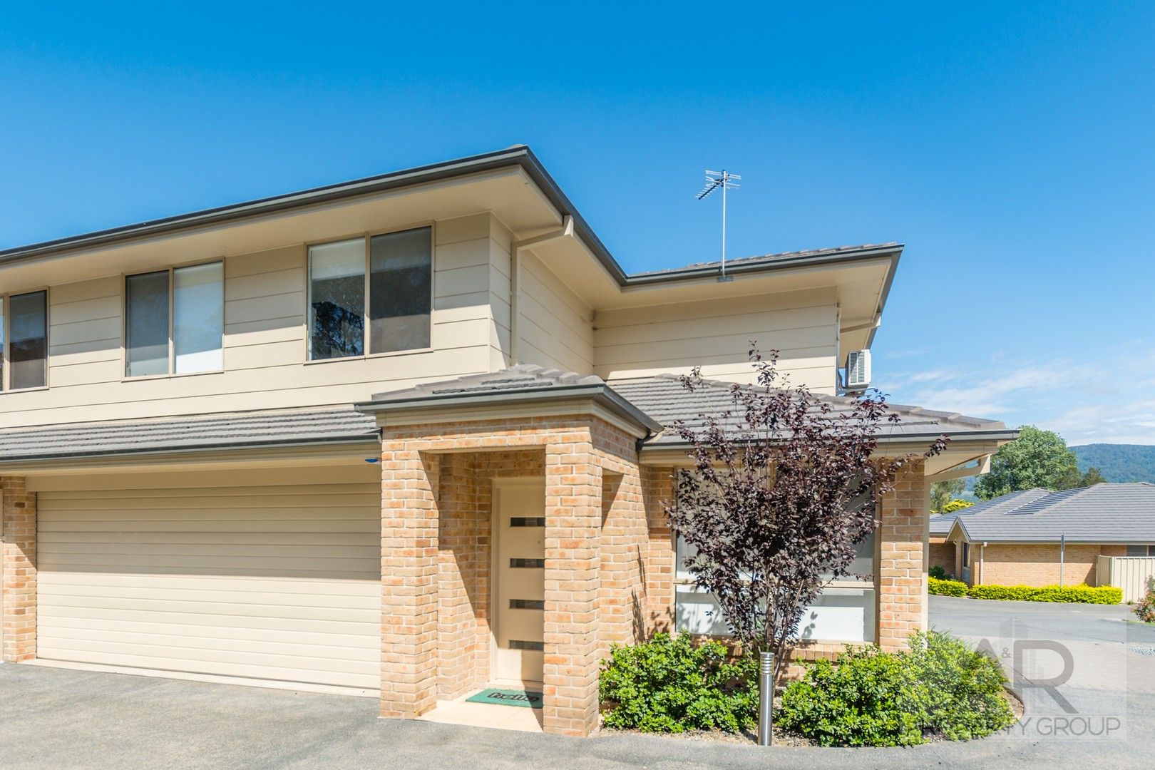 3 bedrooms Townhouse in 11/10 Derwent Avenue AVONDALE NSW, 2530