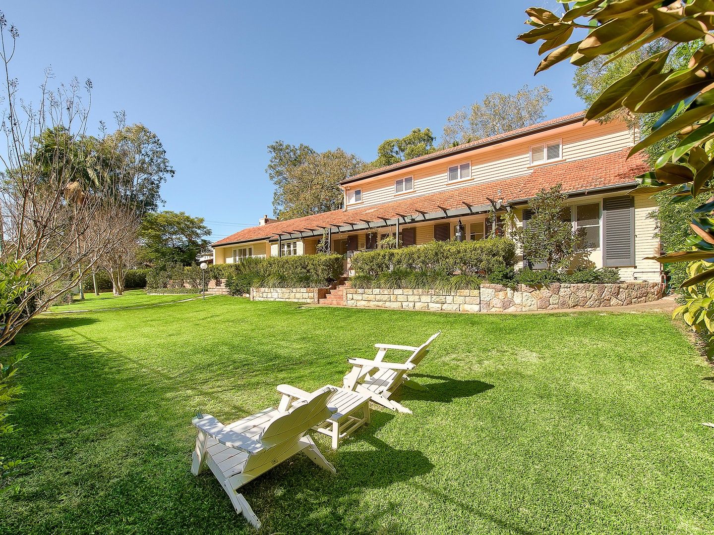 5 bedrooms House in 2 Gilgandra Street INDOOROOPILLY QLD, 4068