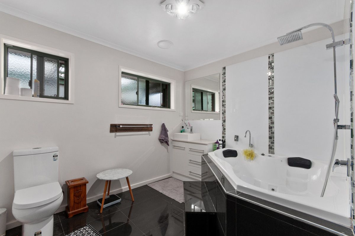 2 Stafford Drive, Sale VIC 3850, Image 2