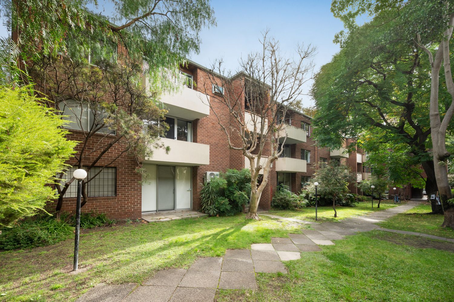 2 bedrooms Apartment / Unit / Flat in 11/80 O'Shanassy Street NORTH MELBOURNE VIC, 3051