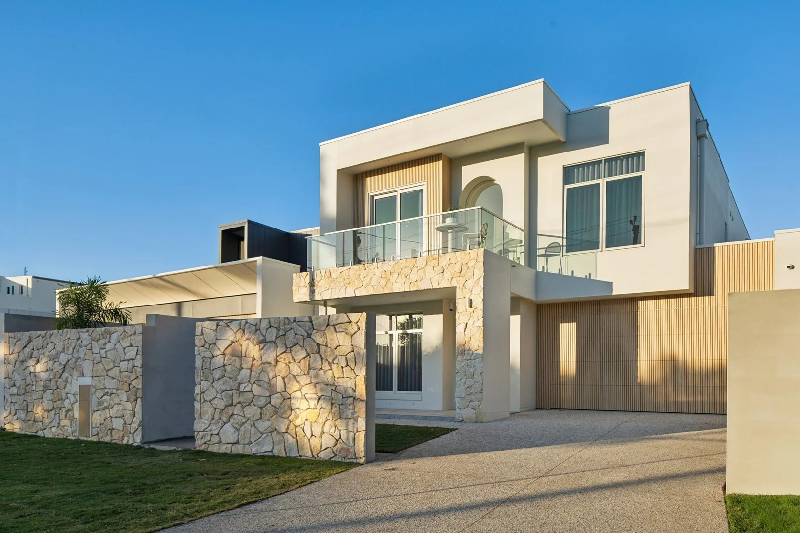 19A Vespa Crescent, Isle Of Capri QLD 4217