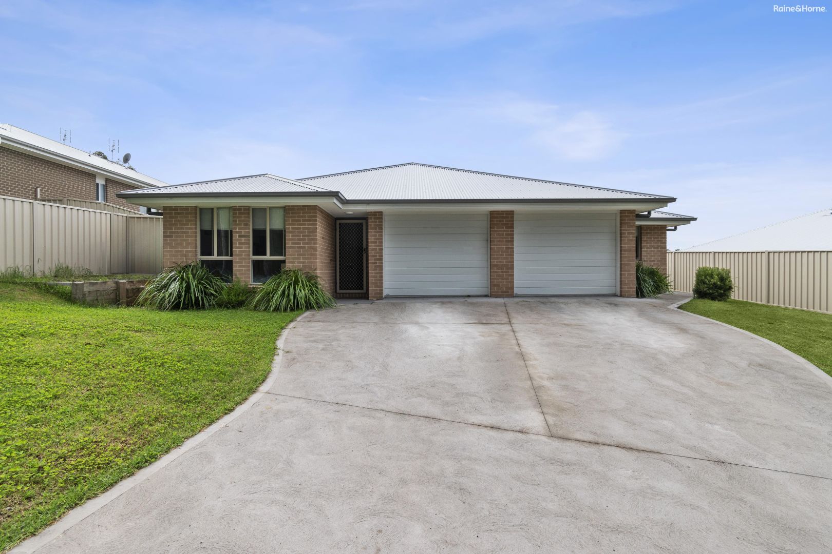 33 & 33a Wagtail Crescent, Batehaven NSW 2536, Image 1