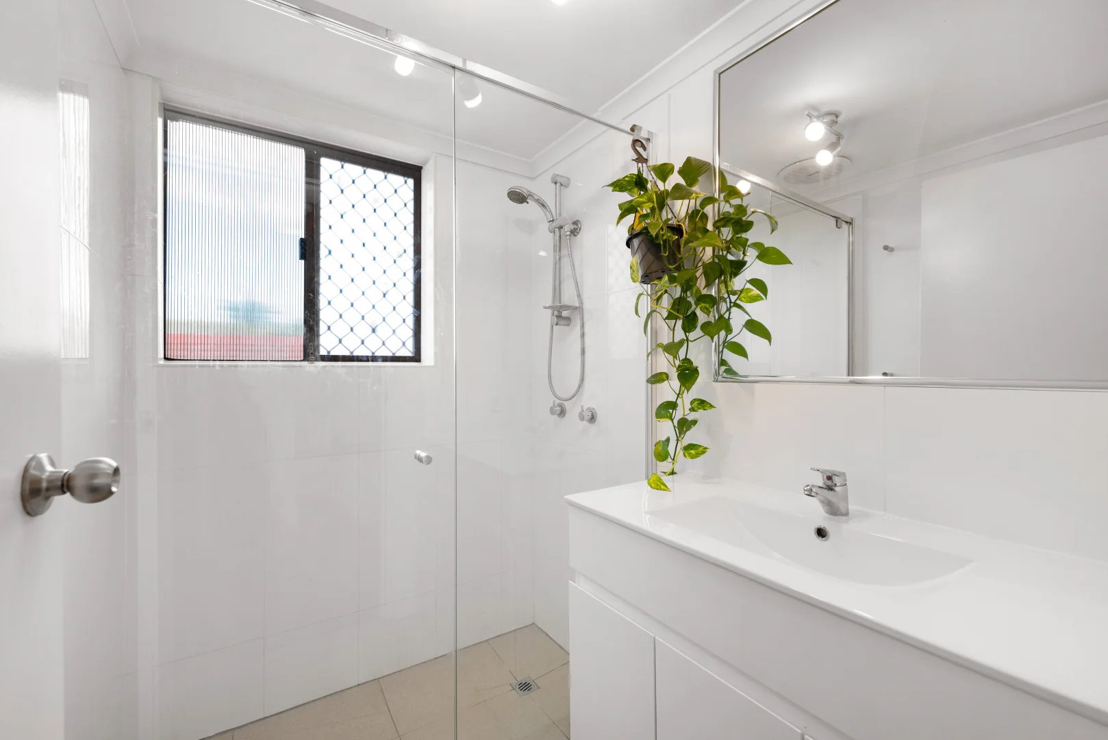 Additional image 5 of 2/9 Pear Street, Greenslopes QLD 4120