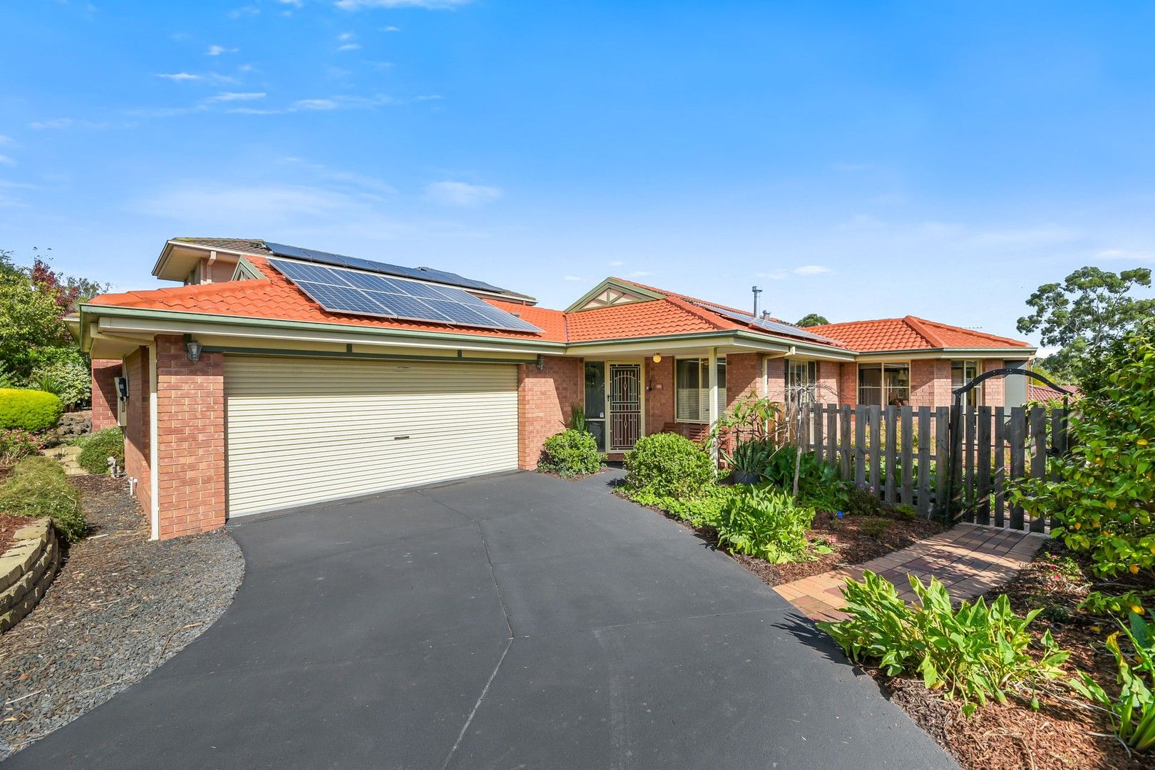 21 Albrecht Avenue, Berwick VIC 3806, Image 0