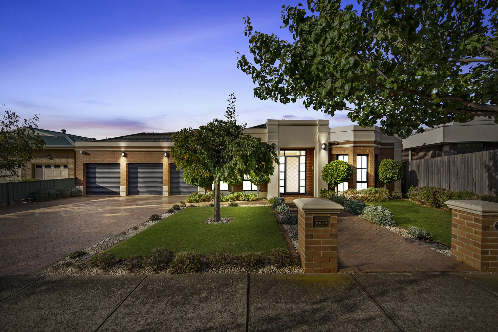 4 bedrooms House in 25 Faye Crescent KEILOR VIC, 3036