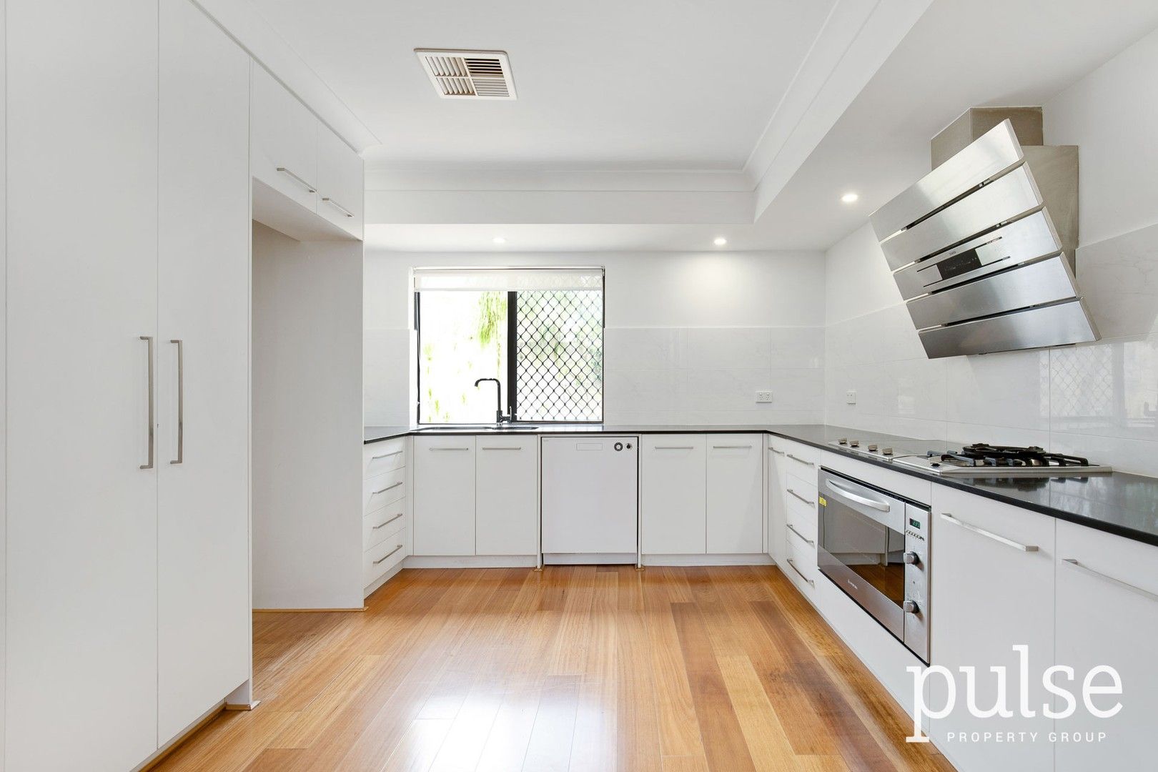 3 bedrooms House in 82 Fifth Avenue ROSSMOYNE WA, 6148