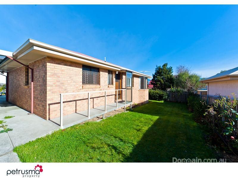 2/5 Topham Street, ROSE BAY TAS 7015, Image 2