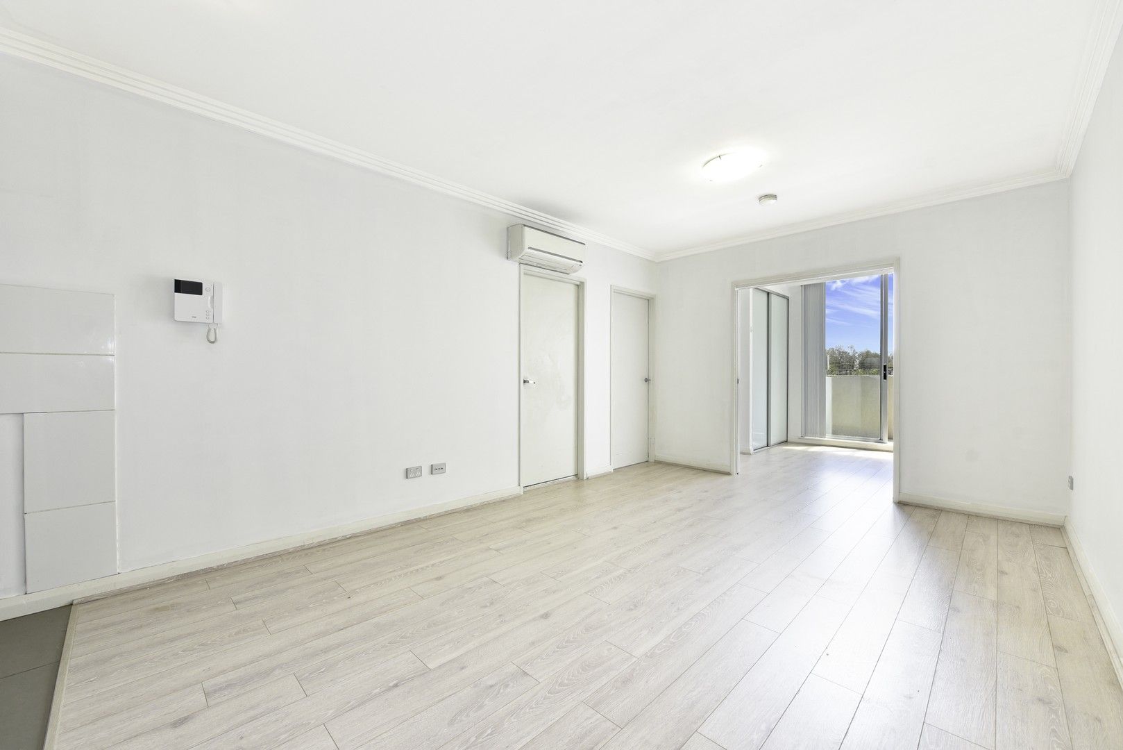2 bedrooms Apartment / Unit / Flat in O302A/81-86 Courallie Avenue HOMEBUSH WEST NSW, 2140