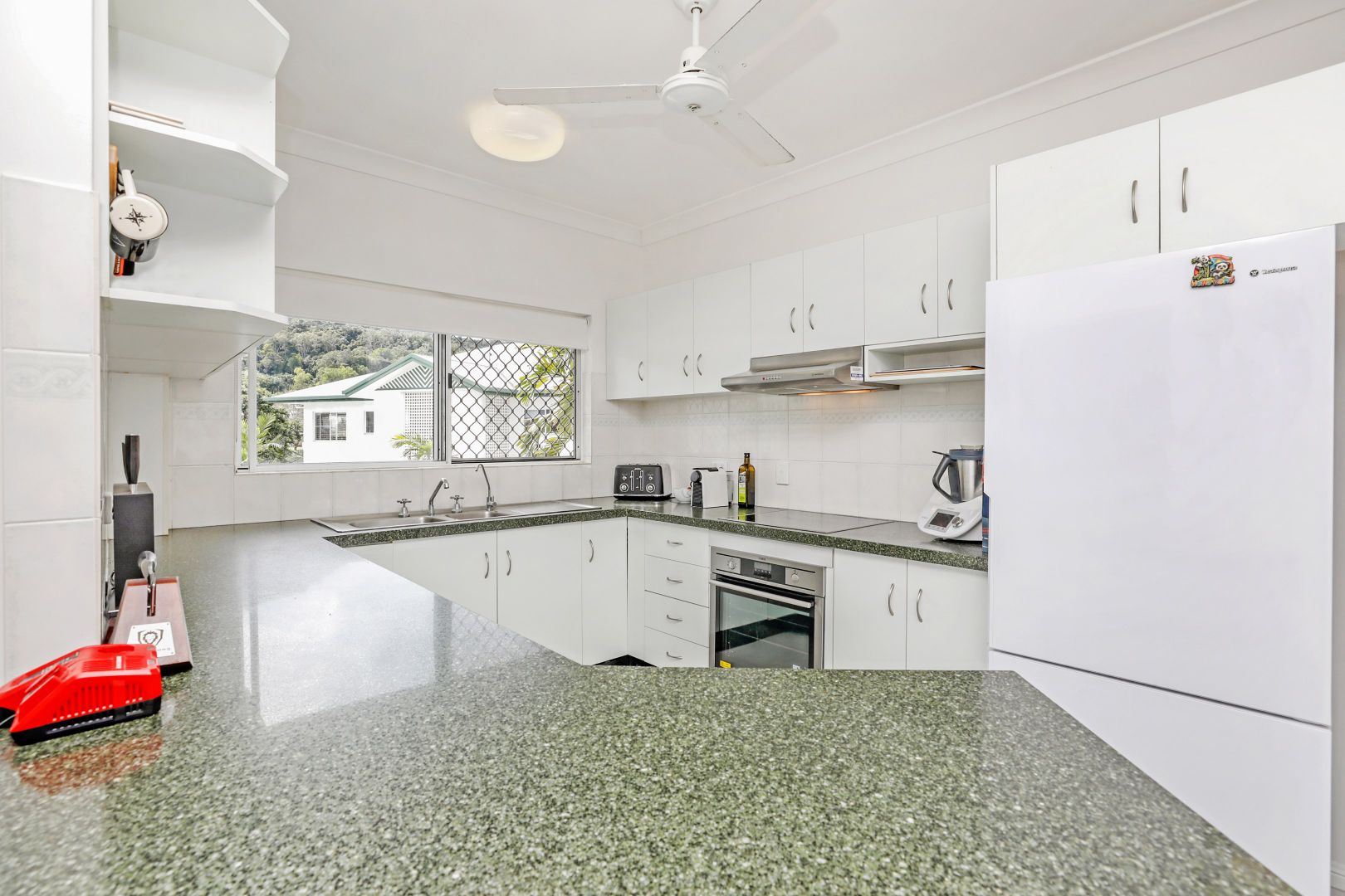 12/133-135 Collins Avenue, Edge Hill QLD 4870, Image 2