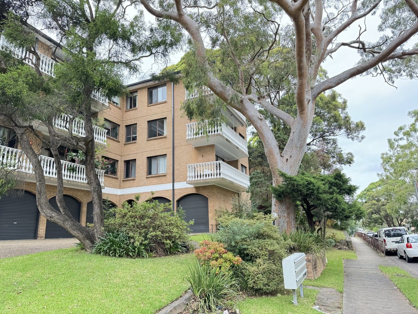 4-2-6-bellevue-parade-hurstville-nsw-2220-domain