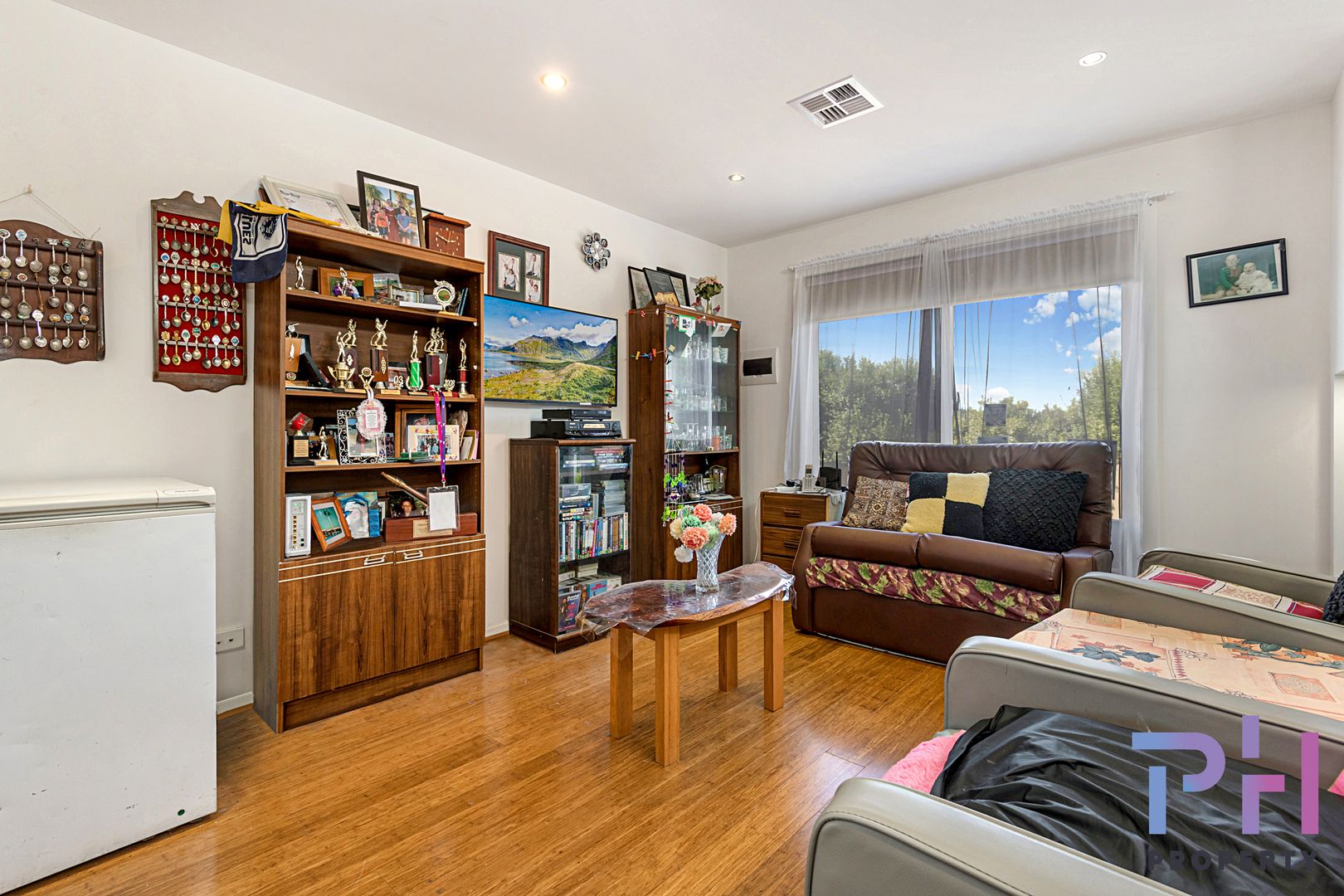 2/5A Violet Street, Eaglehawk VIC 3556, Image 2