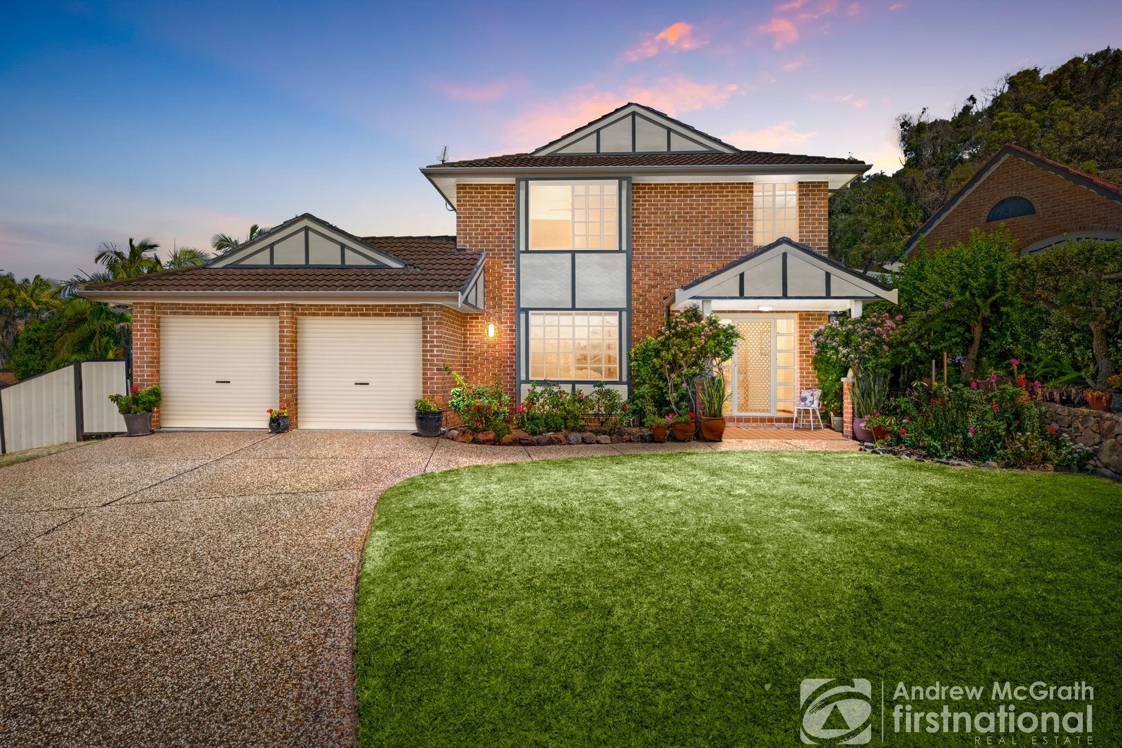 19 Cinnabar Close, Caves Beach NSW 2281, Image 1