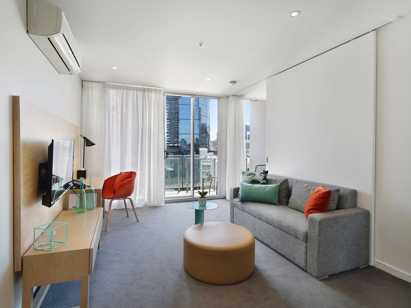 2 bedrooms Apartment / Unit / Flat in 1001/285 City Road, (101/285) SOUTHBANK VIC, 3006