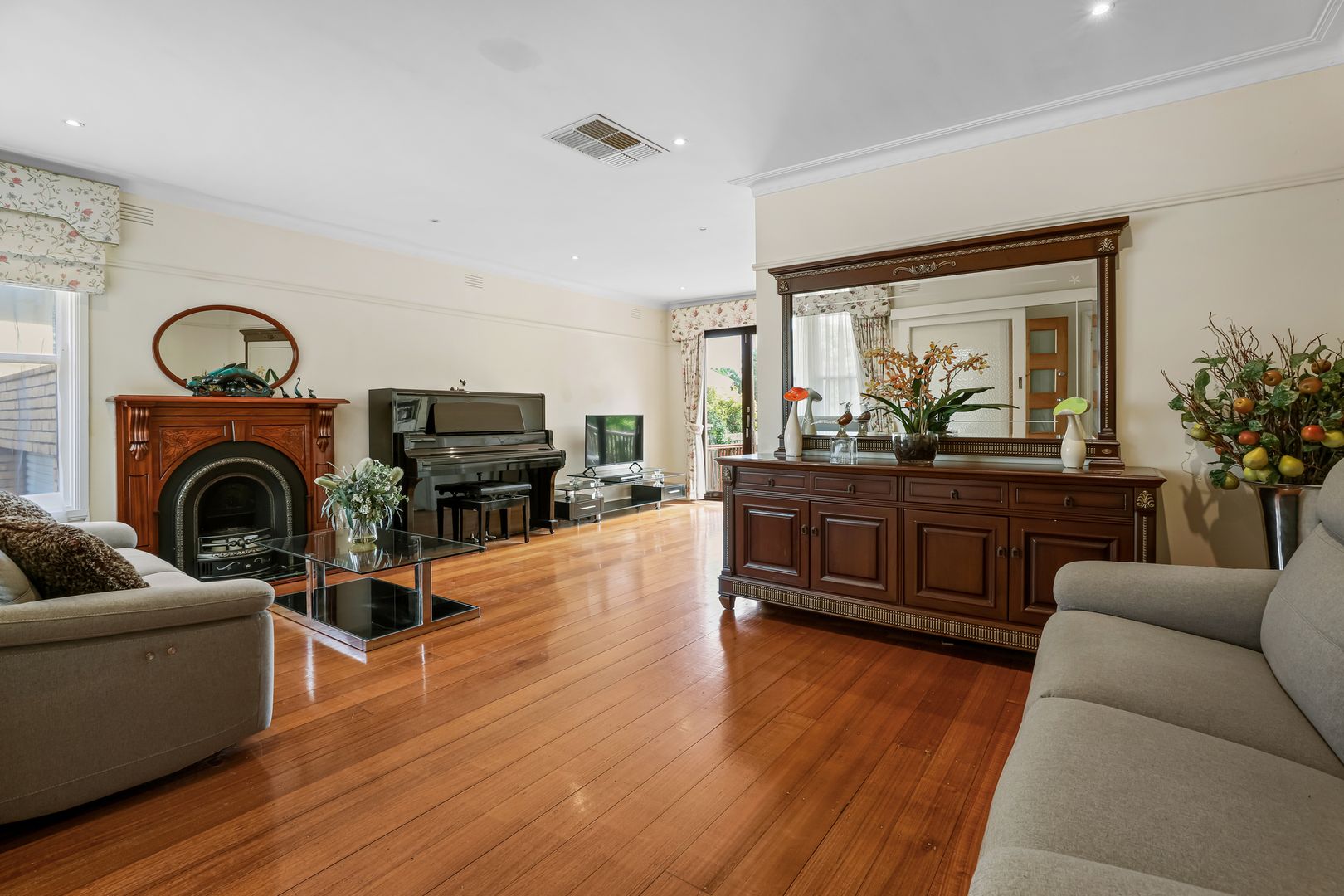 81 Eley Road, Box Hill South VIC 3128, Image 2