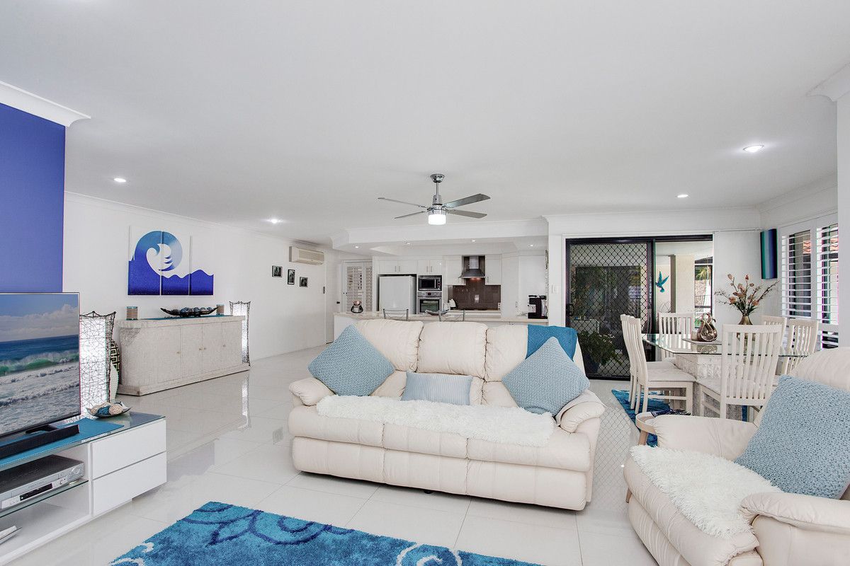 35 Sea Eagle Drive, Burleigh Waters QLD 4220, Image 2