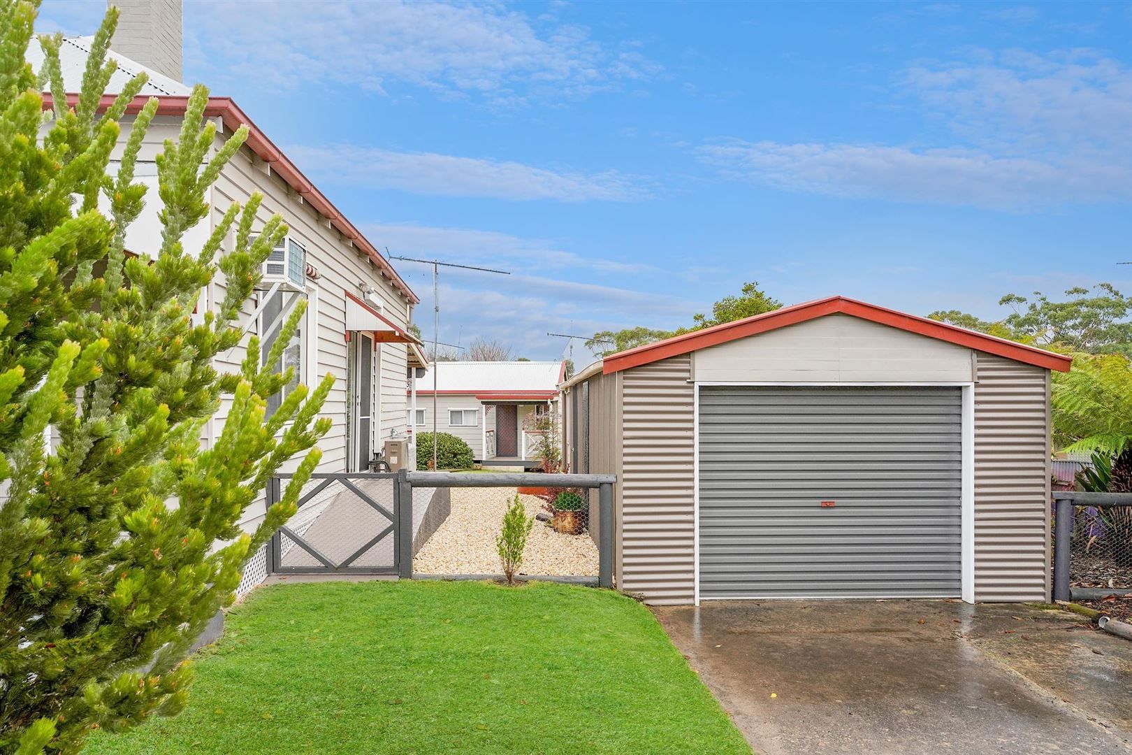 69 Greenham Street, Dartmoor VIC 3304, Image 2