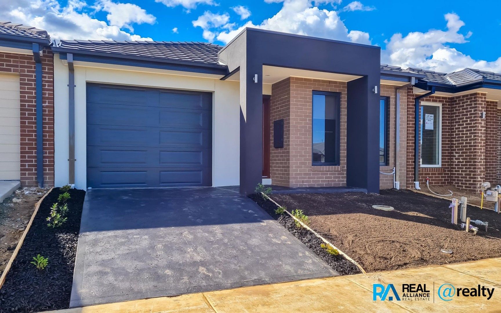 3 bedrooms House in 36 Caravan Parade BERWICK VIC, 3806