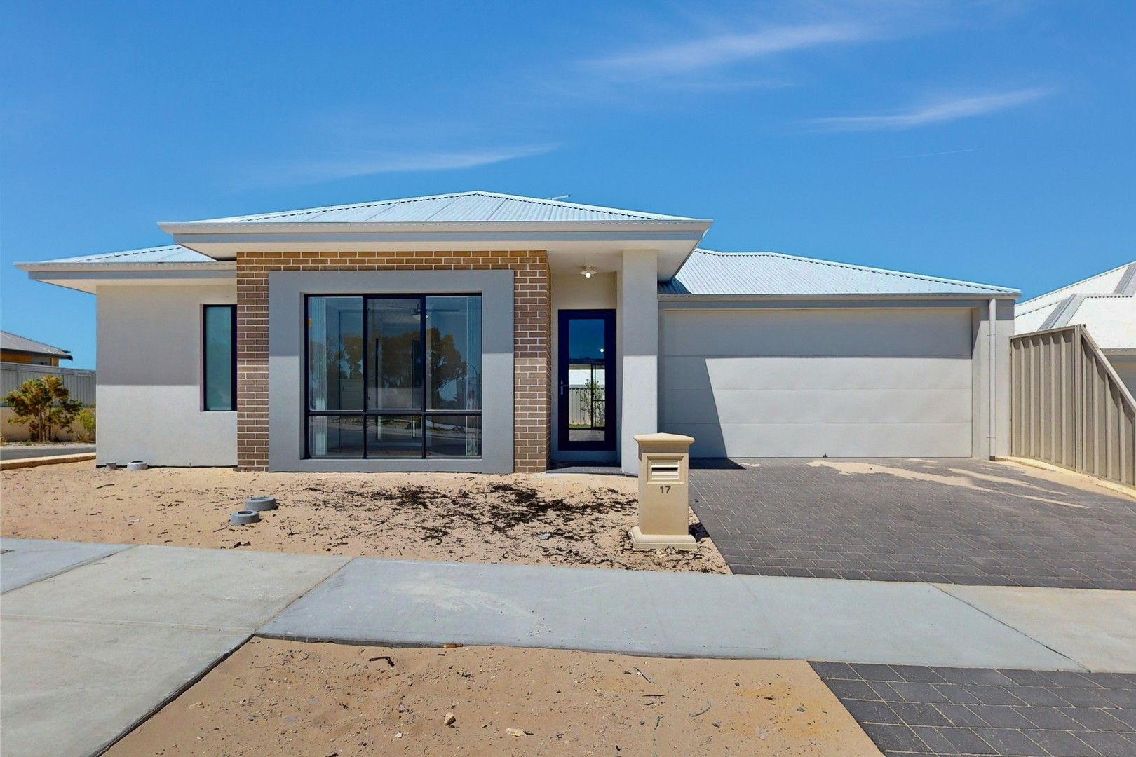 4 bedrooms House in 17 Sandcastle St YANCHEP WA, 6035