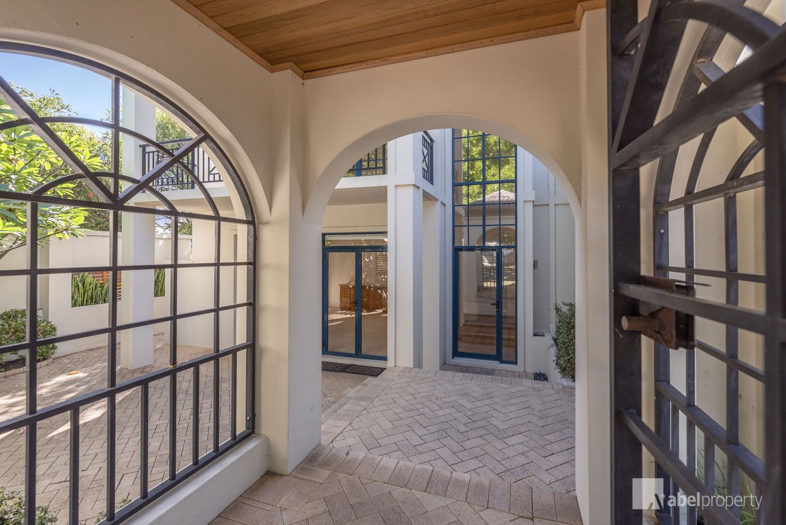 3 bedrooms House in 18 Joseph Street WEST LEEDERVILLE WA, 6007