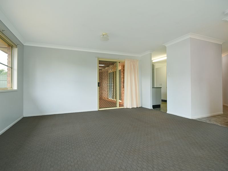 8 Georgina Court, Kearneys Spring QLD 4350, Image 2