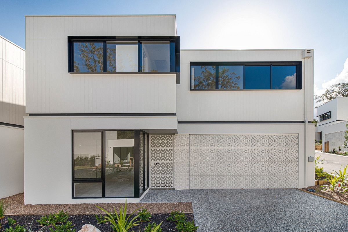 4 bedrooms Townhouse in 30/2 Brushbox Court CHAPEL HILL QLD, 4069