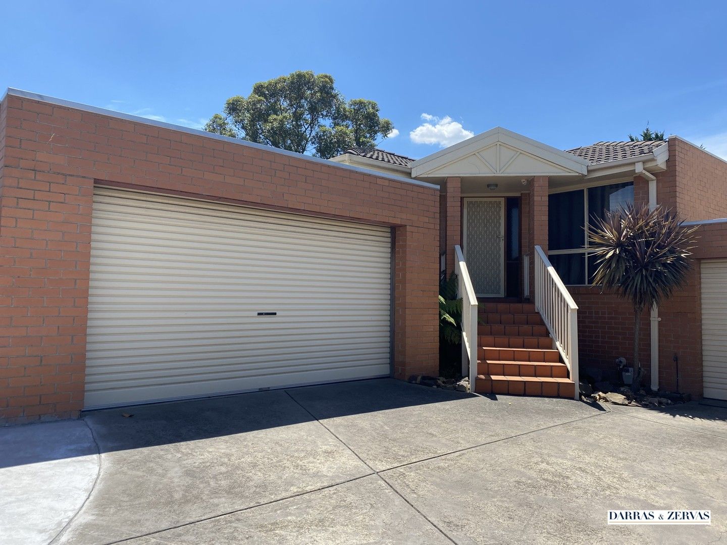 3 bedrooms Apartment / Unit / Flat in 2/1 TEMPLE STREET ASHWOOD VIC, 3147
