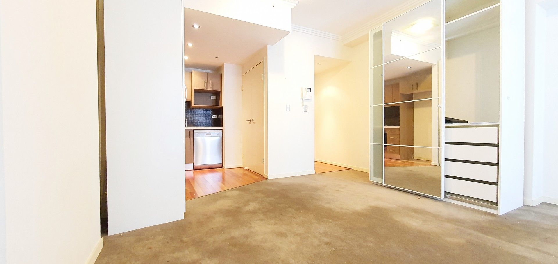 1 bedrooms Apartment / Unit / Flat in 1702/2-4 Cunningham HAYMARKET NSW, 2000