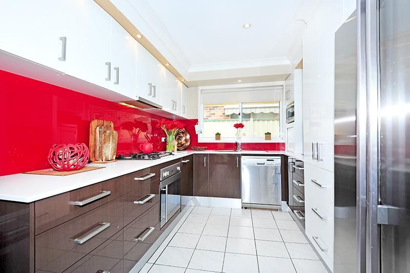 18 Scarborough Place, Bateau Bay Property History & Address Research