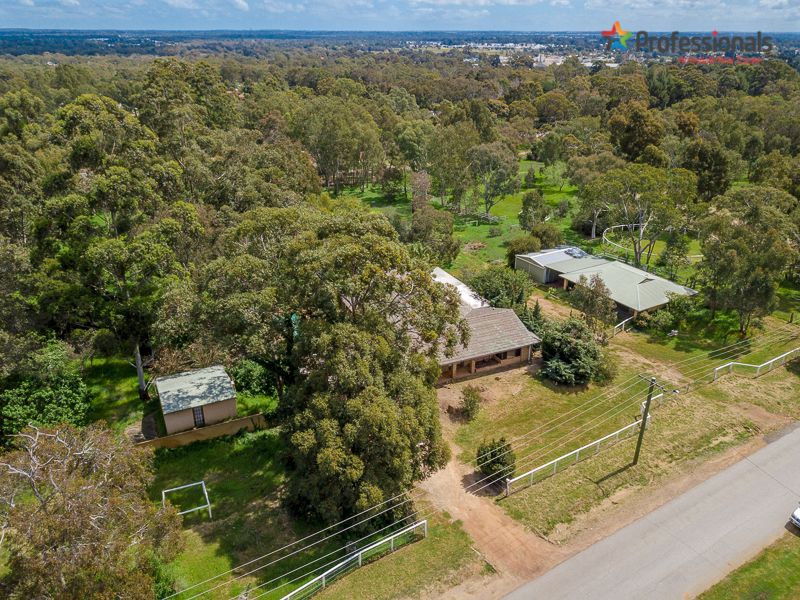 3 Rails Crescent, Wungong WA 6112, Image 2